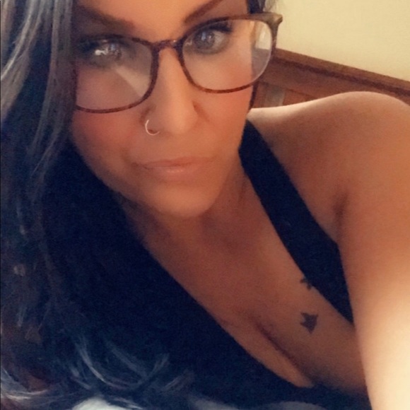 Meet your Posher, Sara - Picture 4 of 4